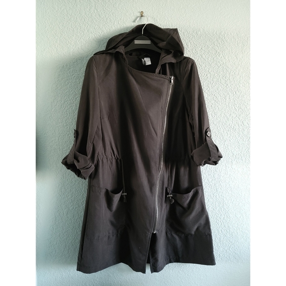 H&M (Divided) | Asymmetric Zip Hooded Jacket - Picture 5 of 11